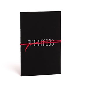 Pies atados. Tragaluz Editores. 2016